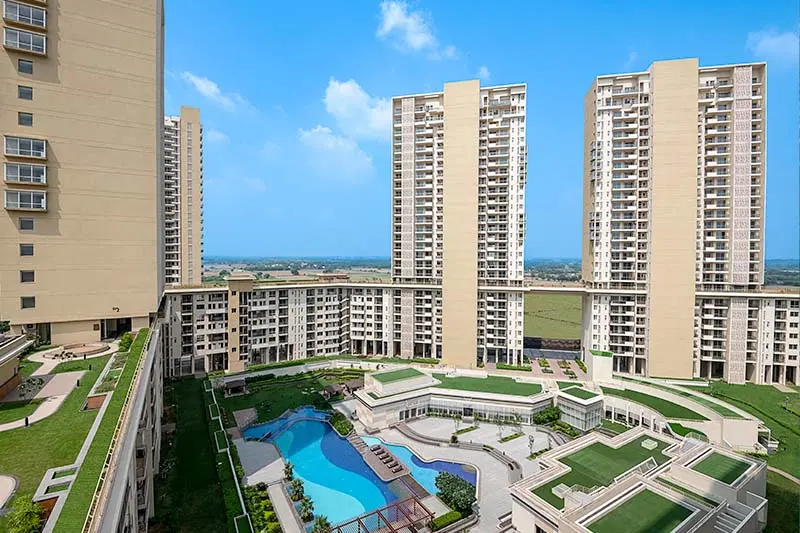 Ultra-Luxury Urban Towers